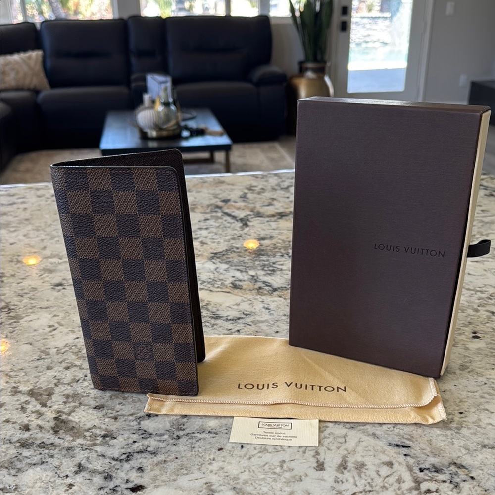 Louis Vuitton Brown checkbook & Card Holder Damier Ebene Canvas